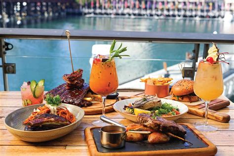 Creative food and drinks at the harbor 